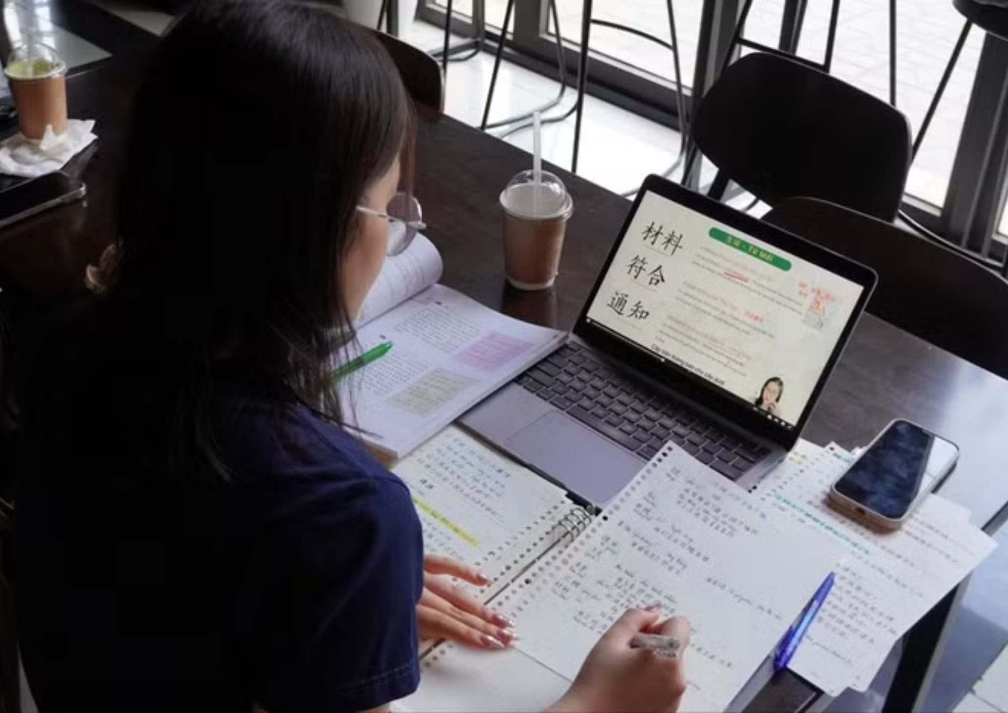 Bí quyết học tiếng Trung giúp người trẻ bận rộn đạt HSK5 chỉ sau khoảng 10 tháng